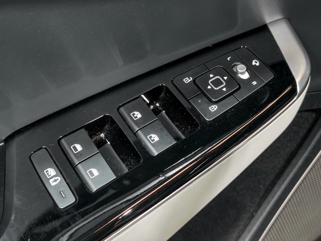 2023 Kia EV6 view 7