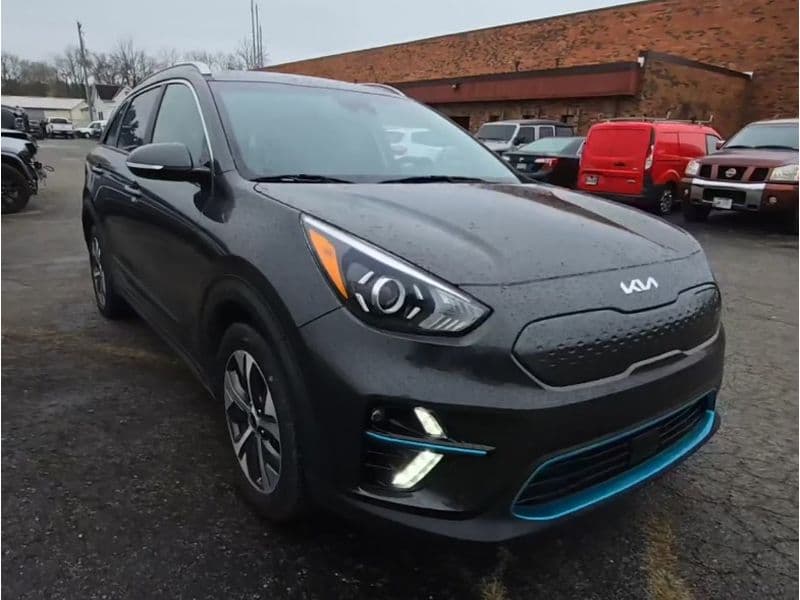 2022 Kia Niro EV view 4