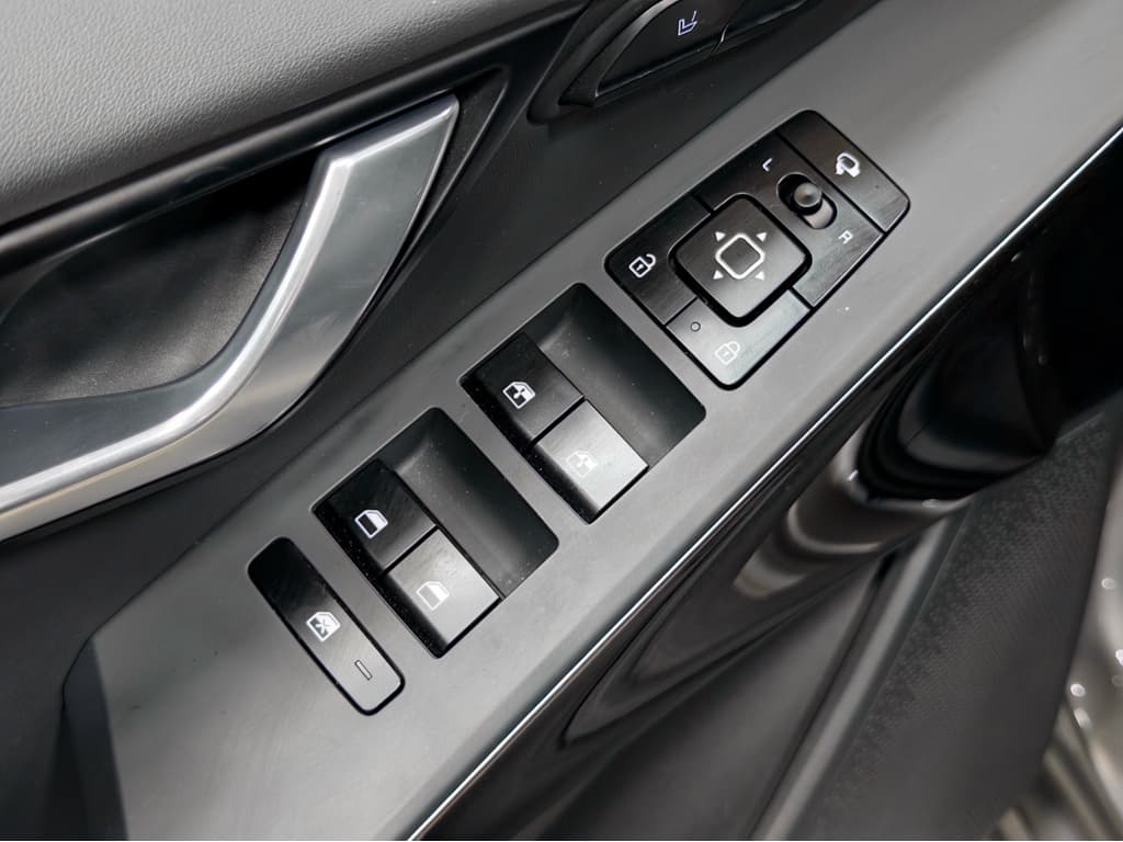2024 Kia Niro EV view 7