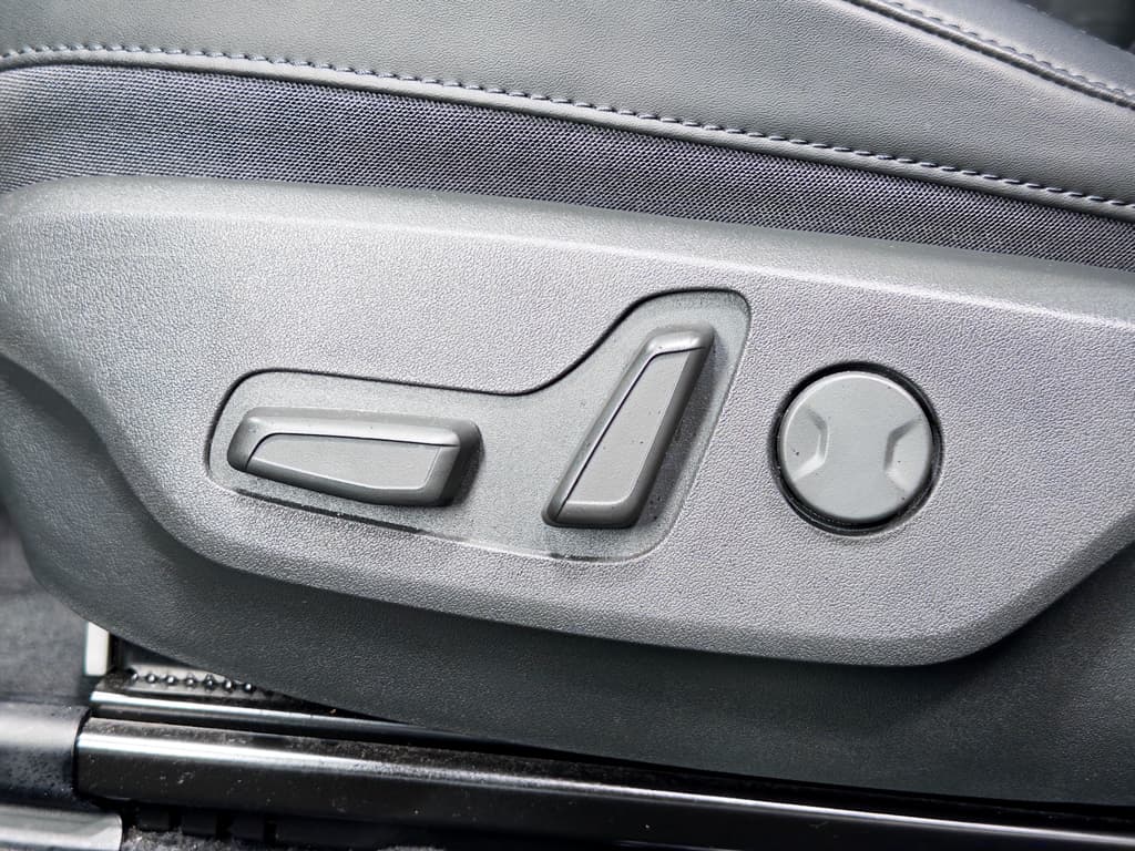 2024 Kia Niro EV view 6