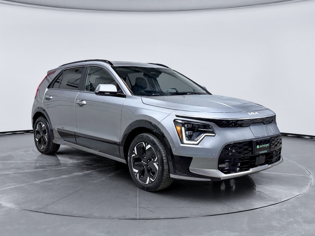 2024 Kia Niro EV view 4