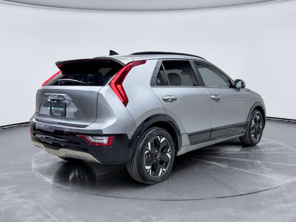 2024 Kia Niro EV view 3
