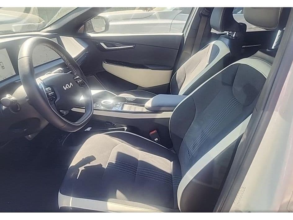 2023 Kia EV6 view 5