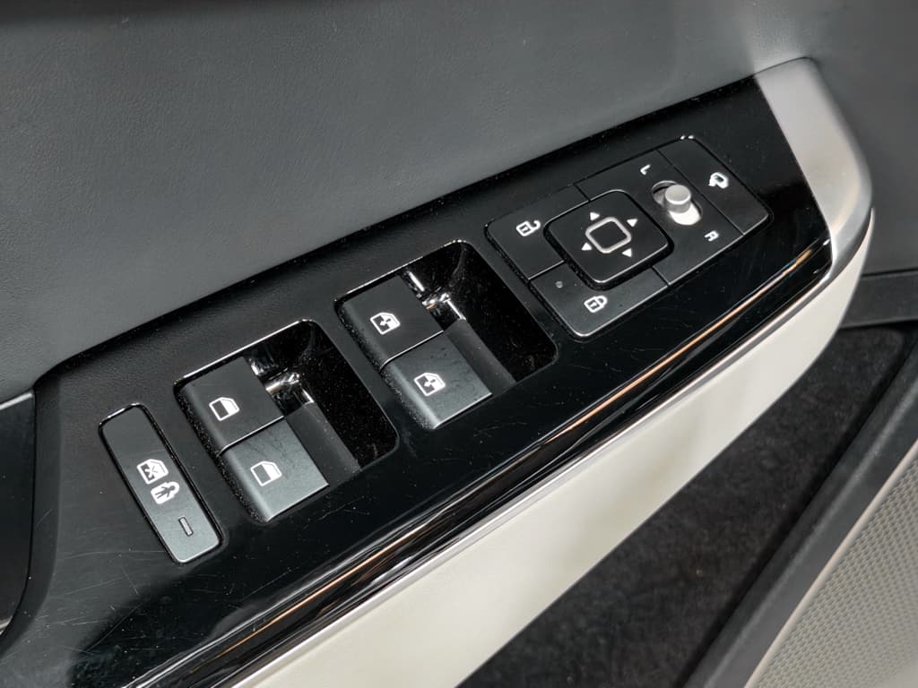 2023 Kia EV6 view 7