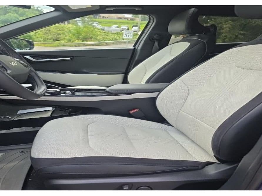 2023 Kia EV6 view 5