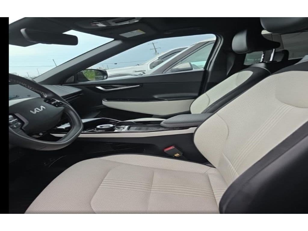 2023 Kia EV6 view 5