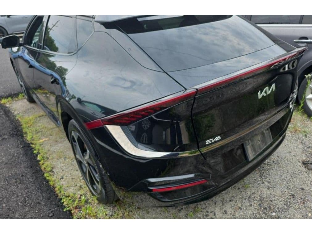 2023 Kia EV6 view 4