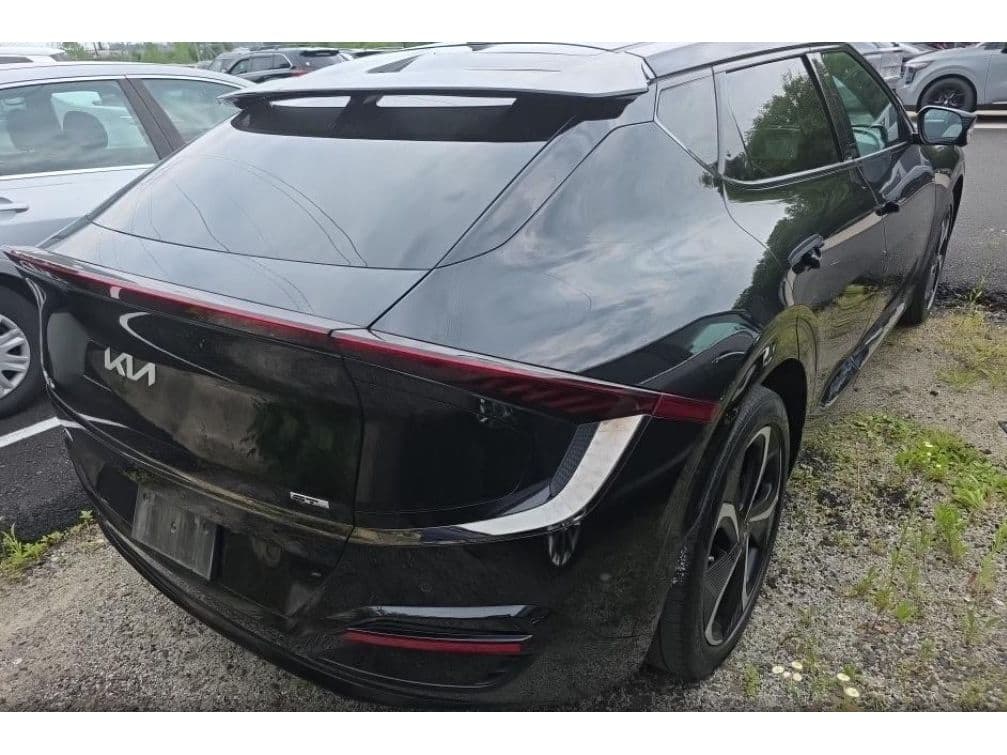 2023 Kia EV6 view 3