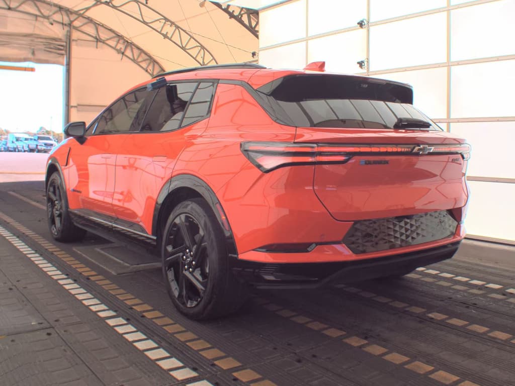 2025 Chevrolet Equinox EV view 4