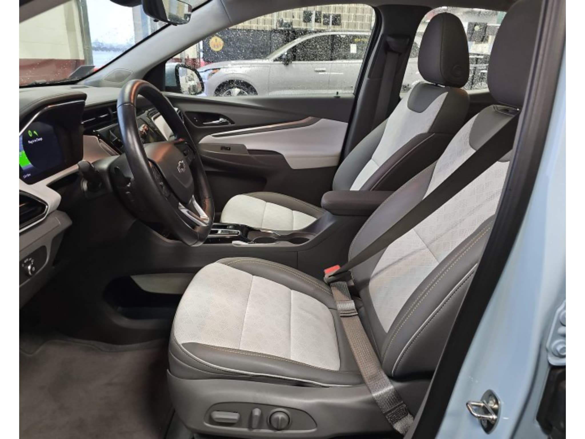 2022 Chevrolet Bolt EUV view 5