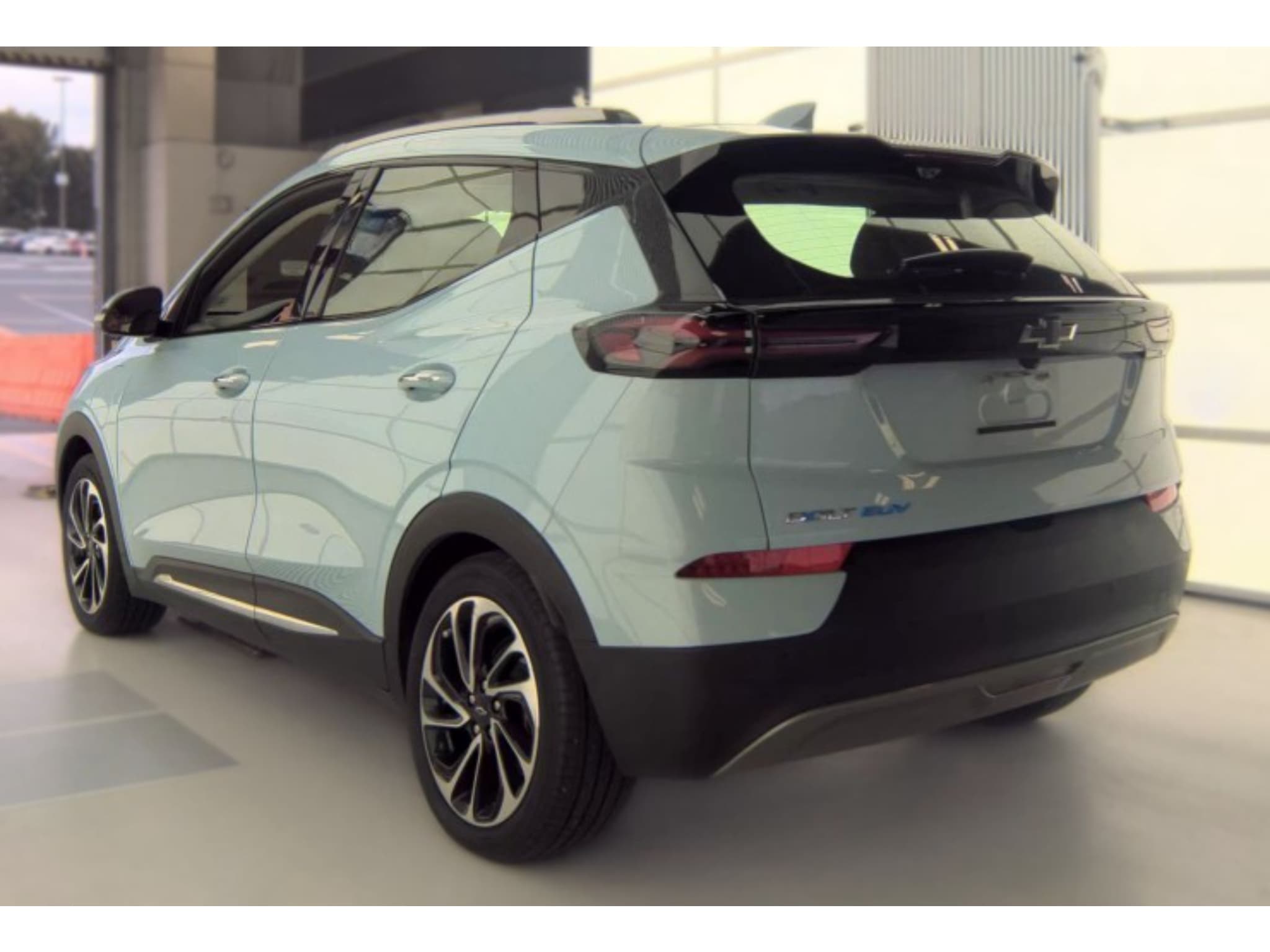 2022 Chevrolet Bolt EUV view 4