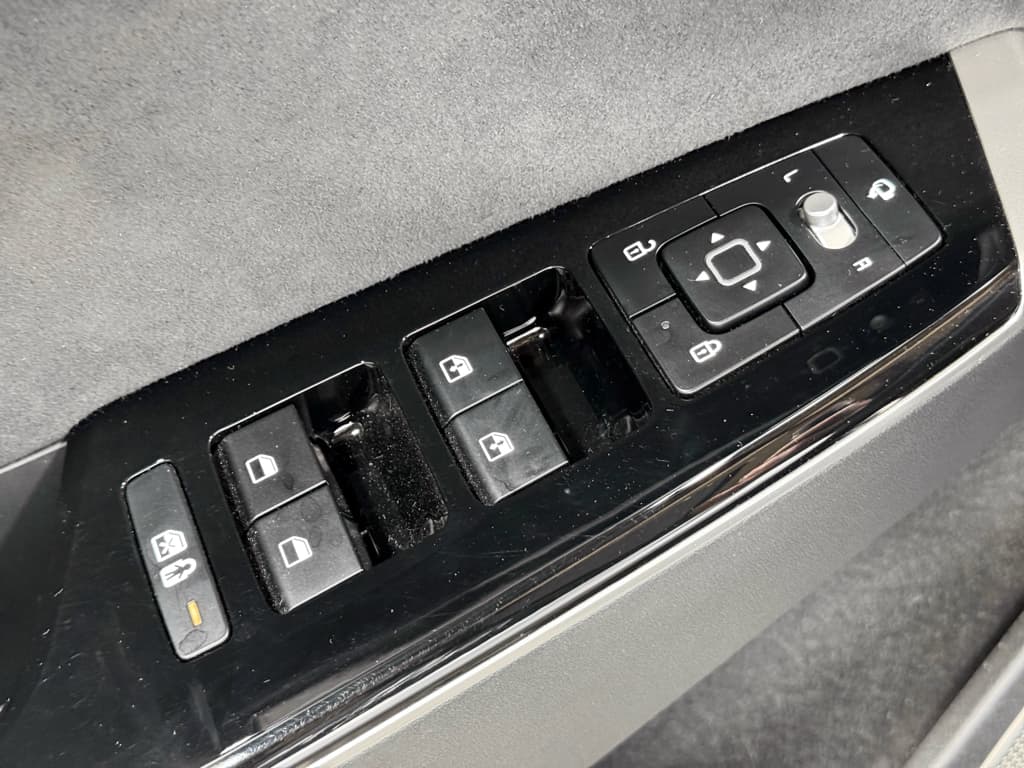 2023 Kia EV6 view 7