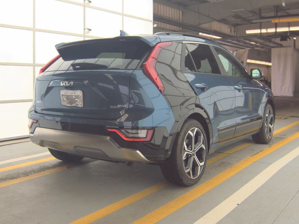 2024 Kia Niro view 3