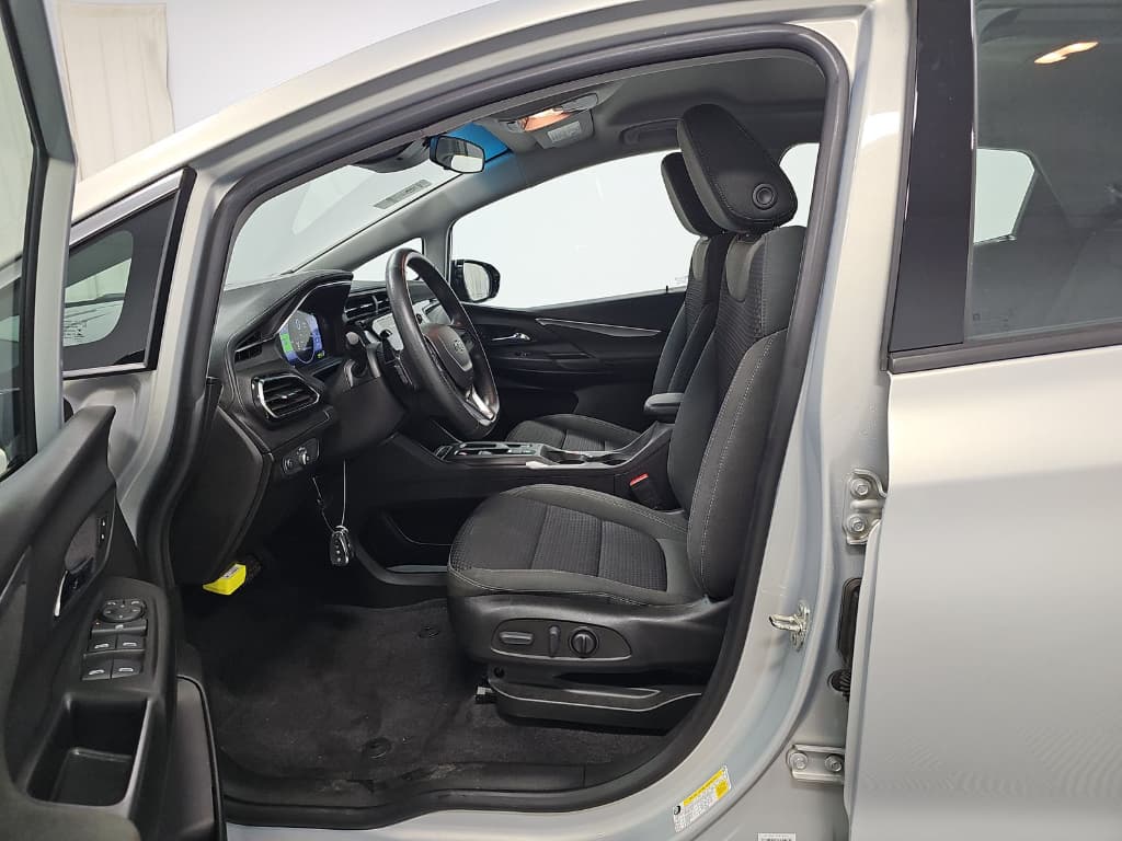 2022 Chevrolet Bolt EV view 5