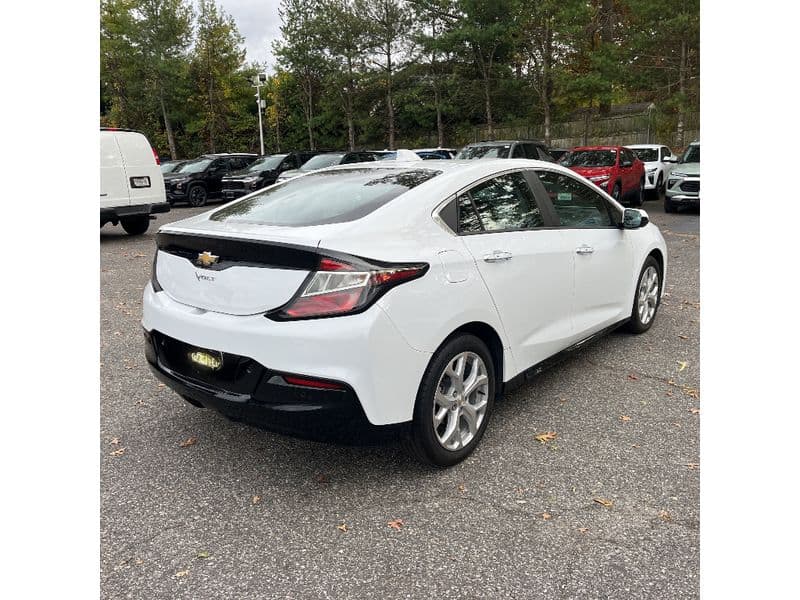 2019 Chevrolet Volt view 3