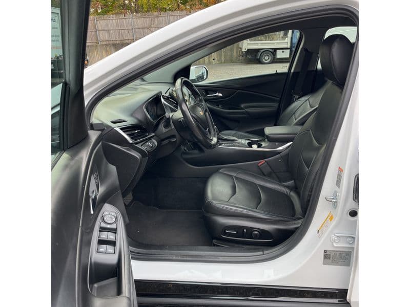 2019 Chevrolet Volt view 5