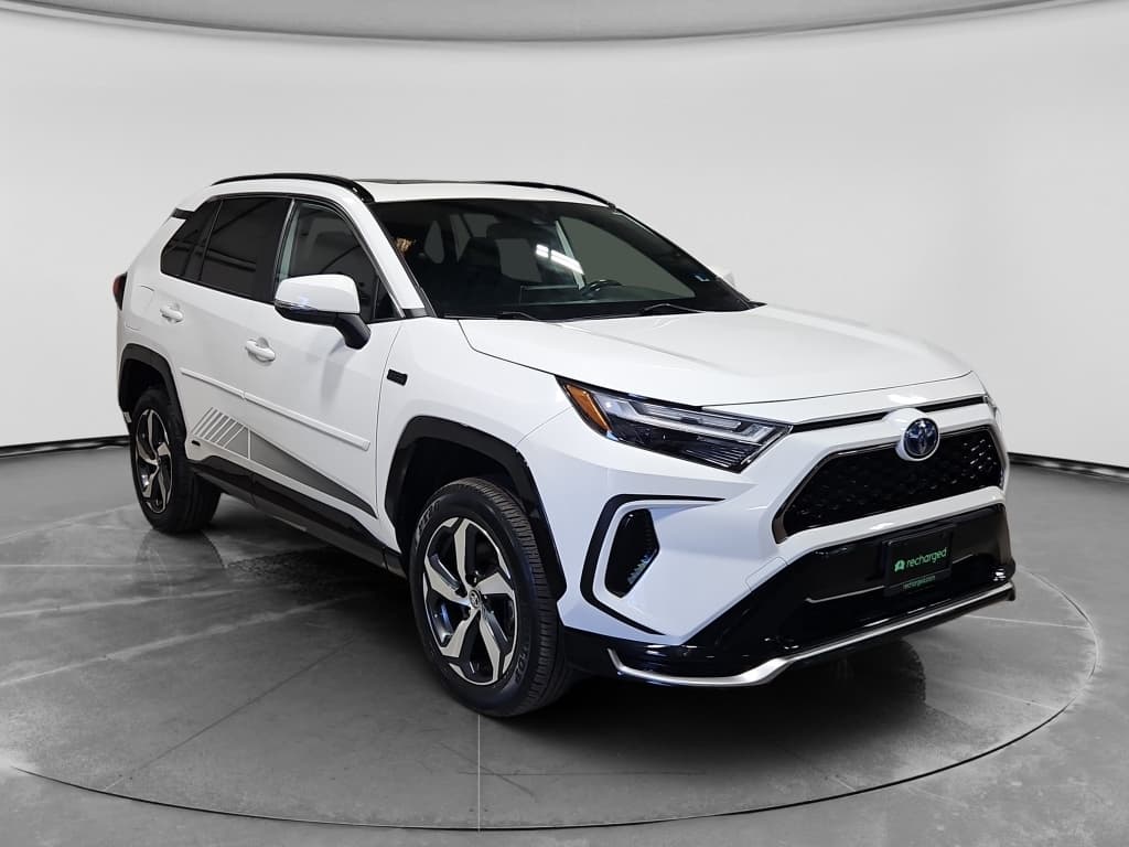 2023 Toyota RAV4 Prime view 4