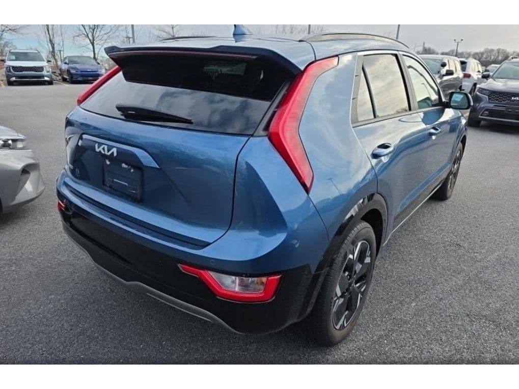 2024 Kia Niro EV view 3