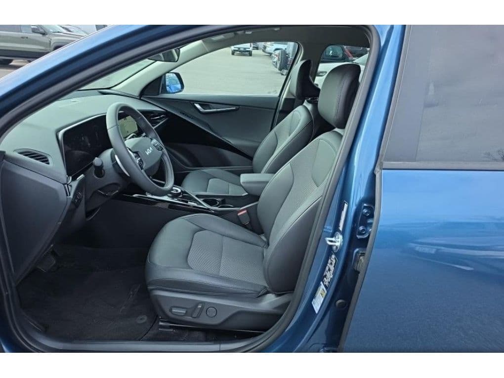 2024 Kia Niro EV view 5