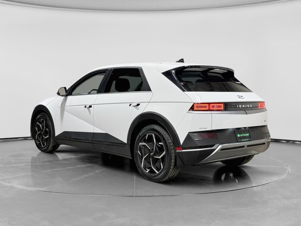 2023 Hyundai IONIQ 5 view 2