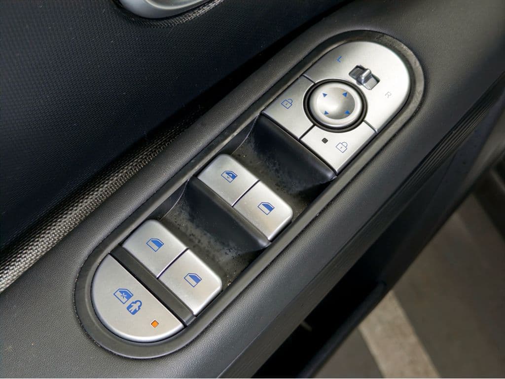 2023 Hyundai IONIQ 5 view 8