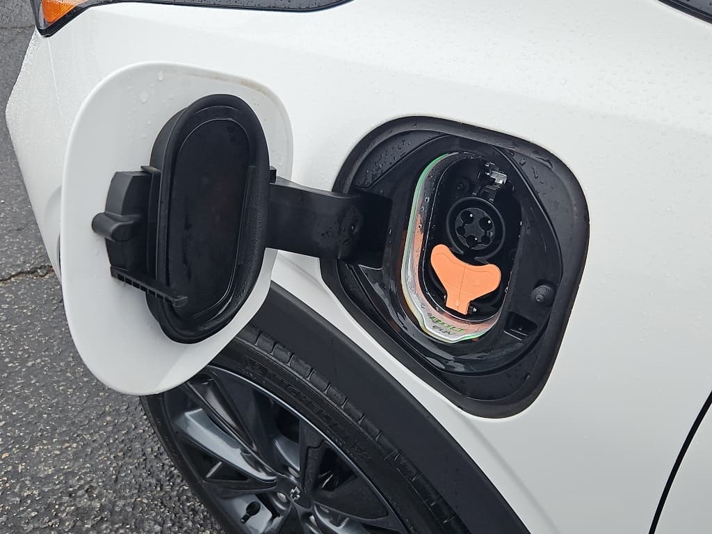 2022 Chevrolet Bolt EUV view 6