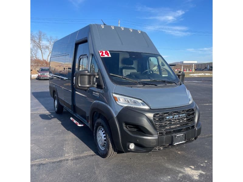 2024 Ram ProMaster 3500 BEV view 4