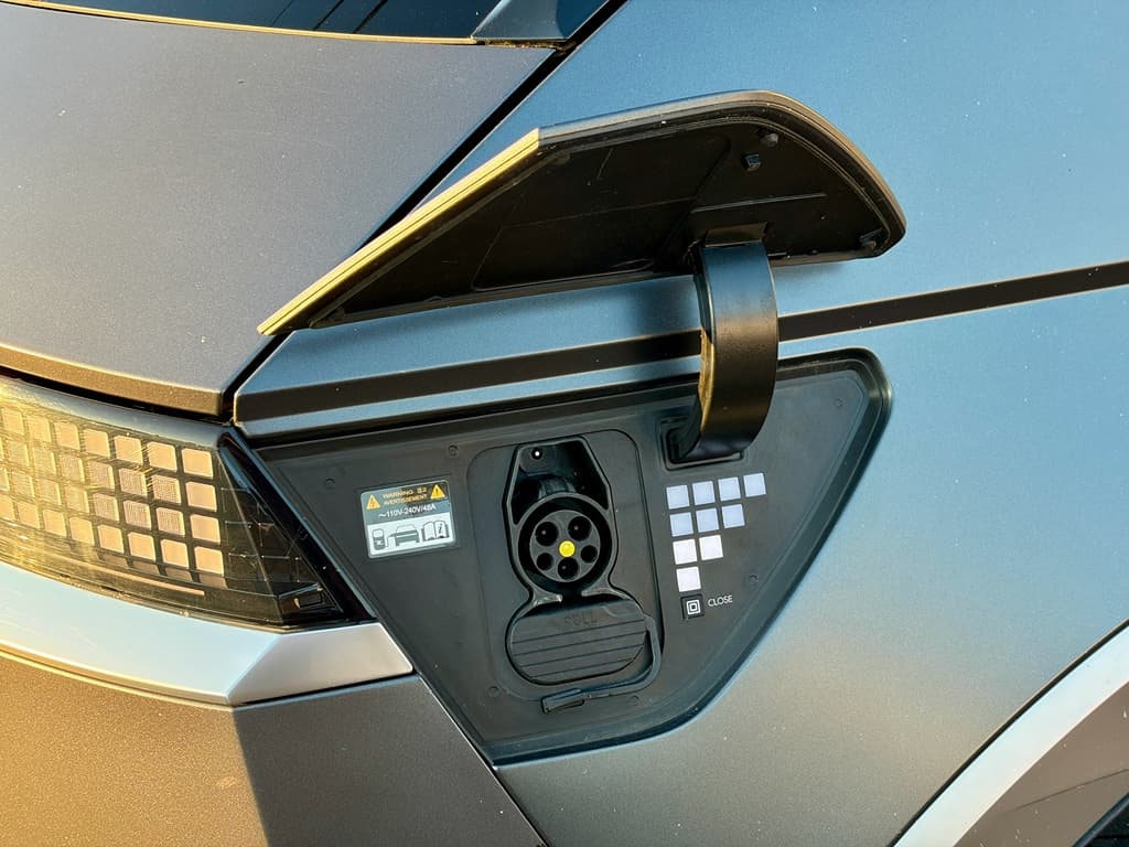 2023 Hyundai IONIQ 5 view 5