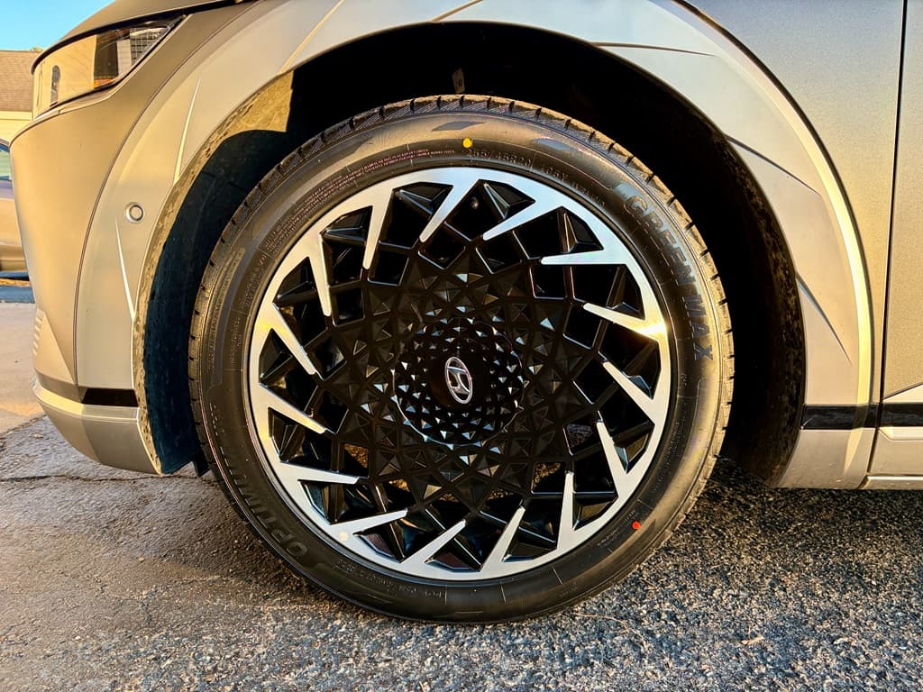 2023 Hyundai IONIQ 5 view 33