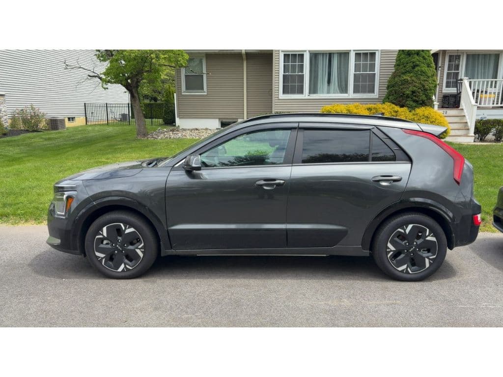 2025 Kia Niro EV view 2