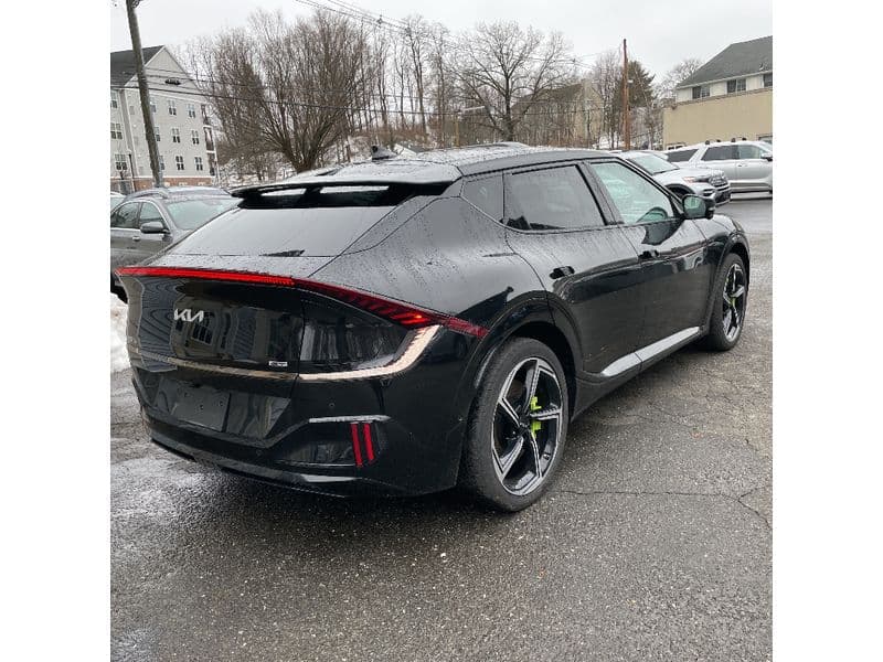 2023 Kia EV6 view 4