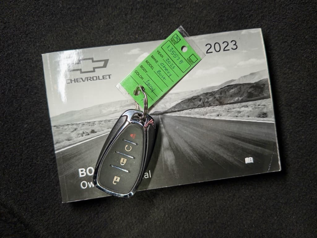 2023 Chevrolet Bolt EV view 22