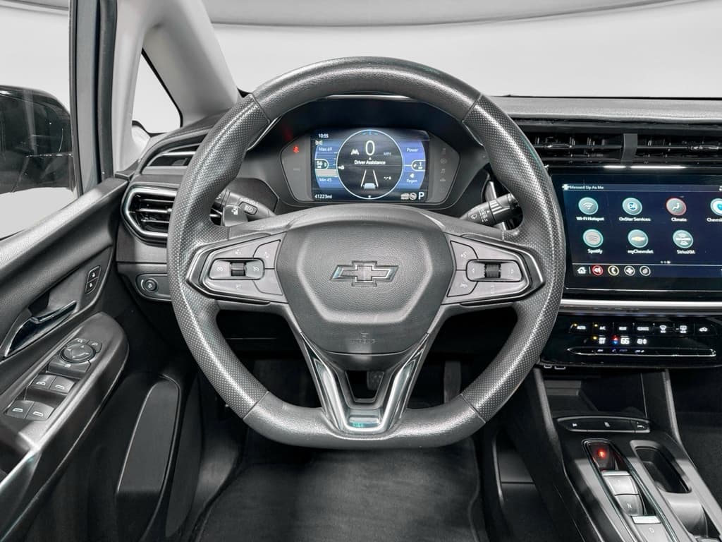 2023 Chevrolet Bolt EV view 8