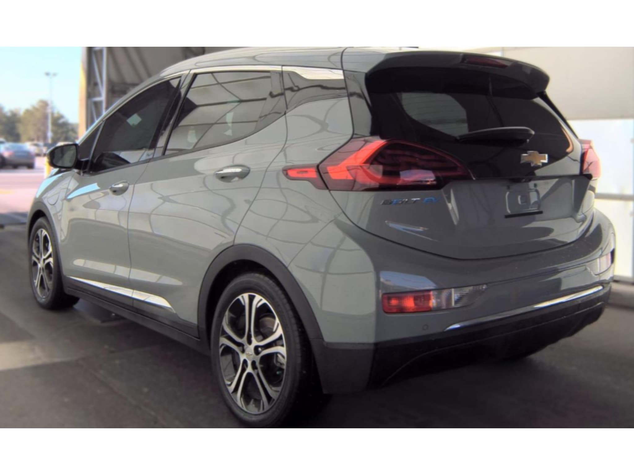 2020 Chevrolet Bolt EV view 4
