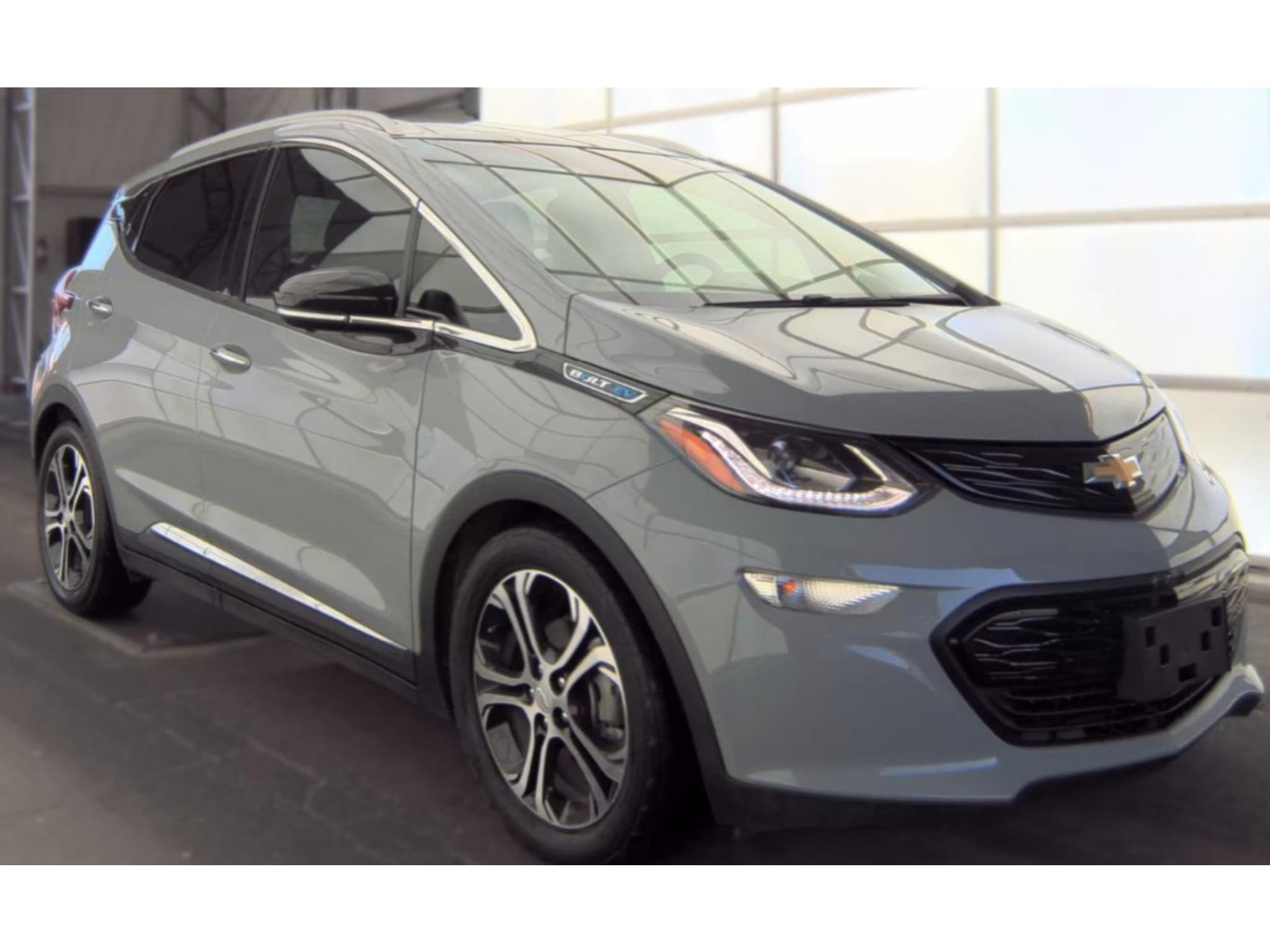 2020 Chevrolet Bolt EV view 2