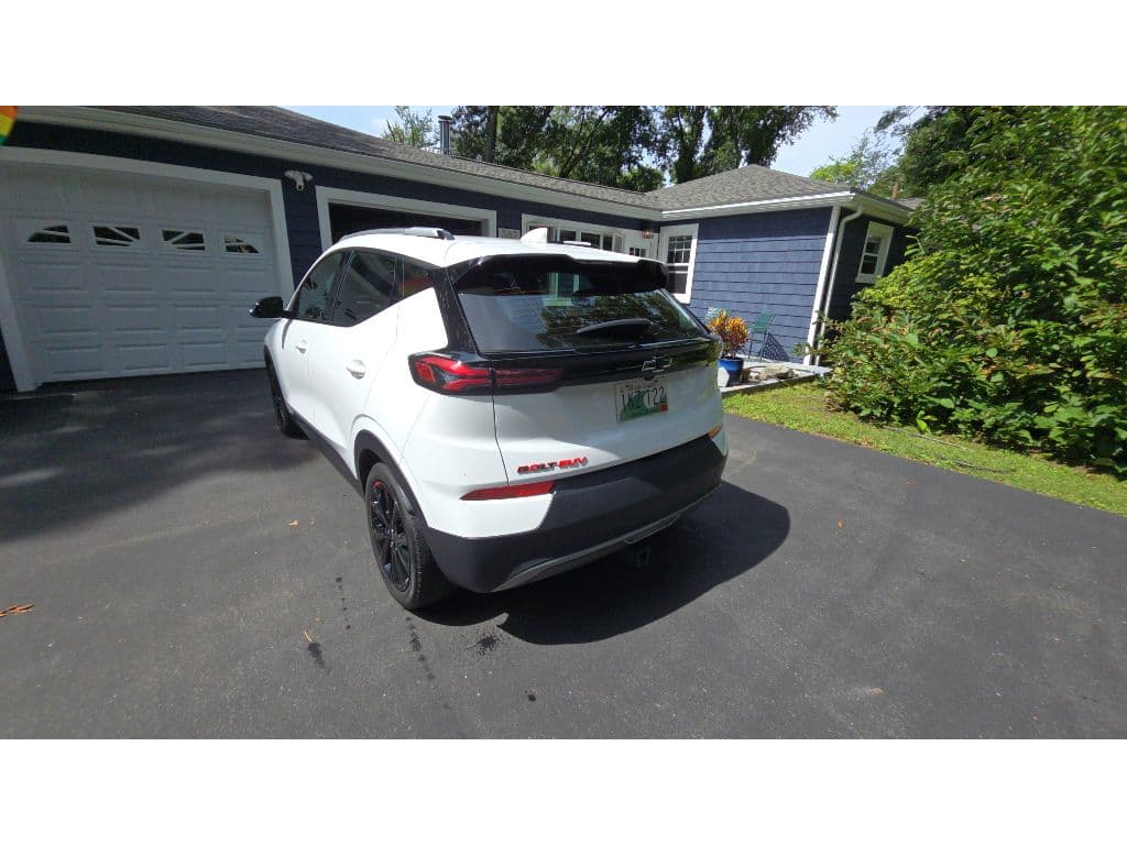 2023 Chevrolet Bolt EUV view 4