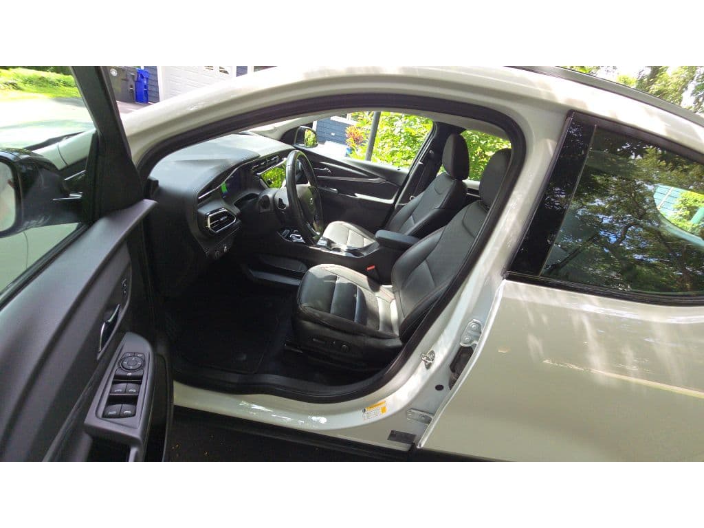 2023 Chevrolet Bolt EUV view 5