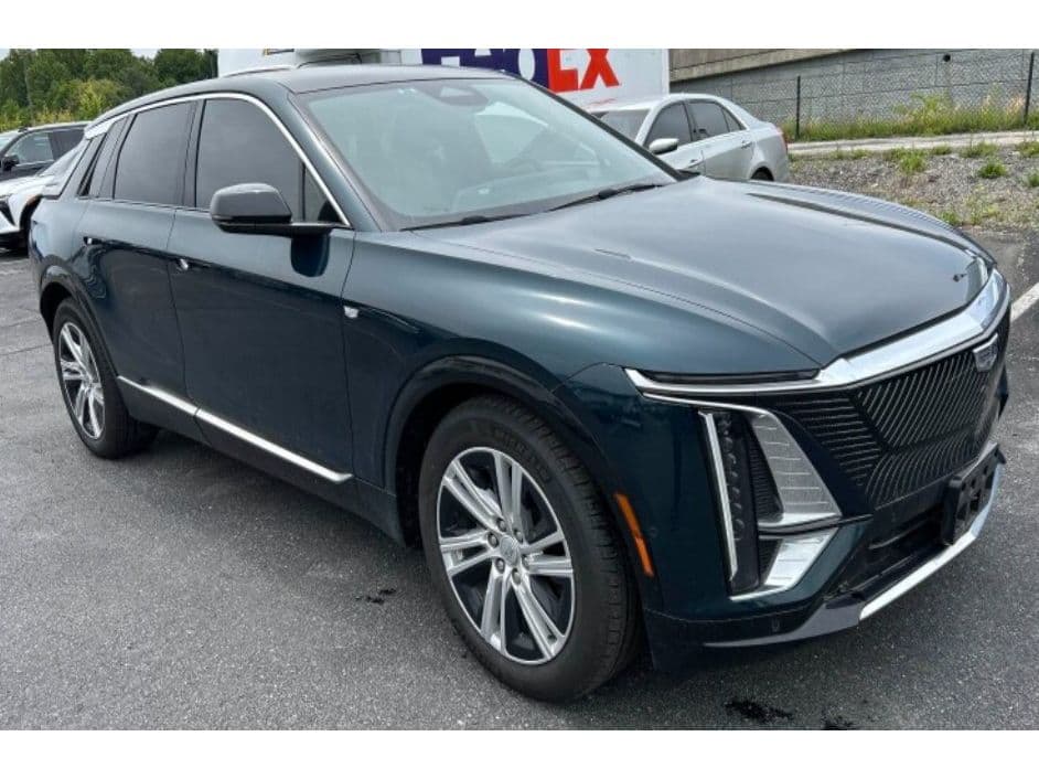 2024 Cadillac Lyriq view 2
