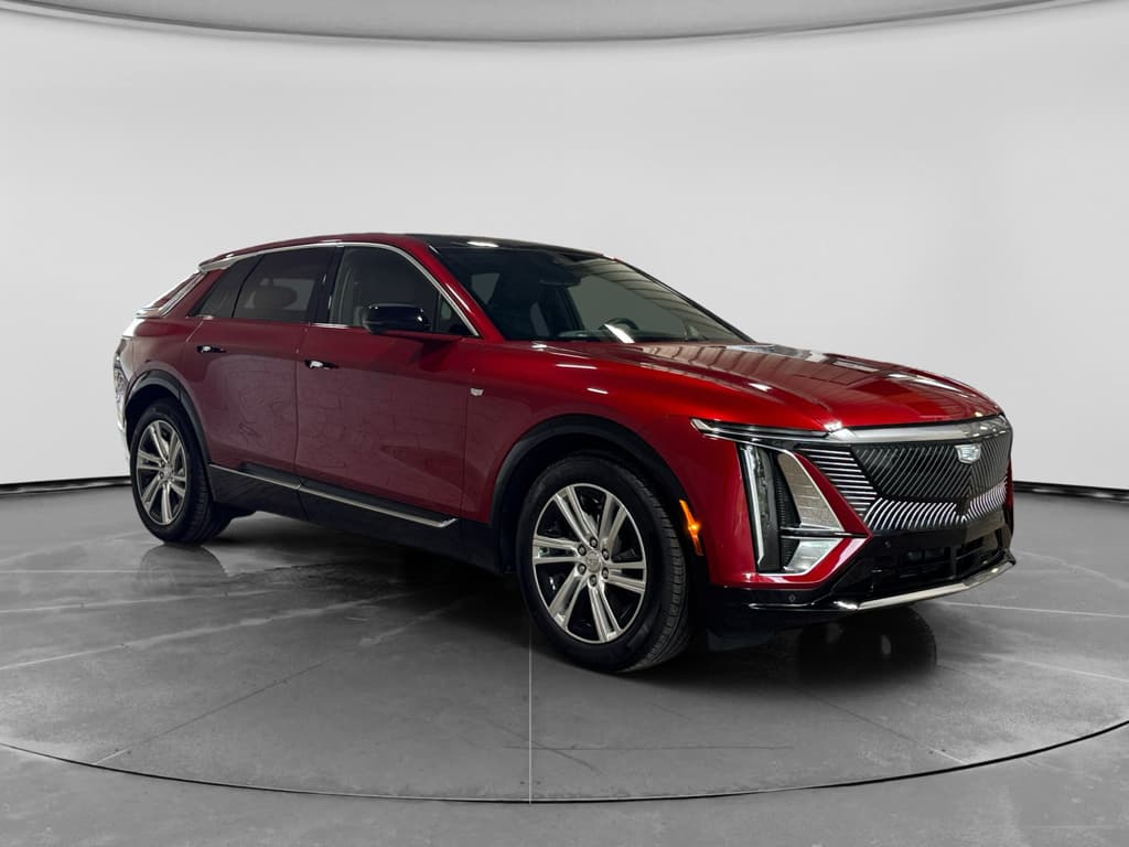 2024 Cadillac Lyriq view 4