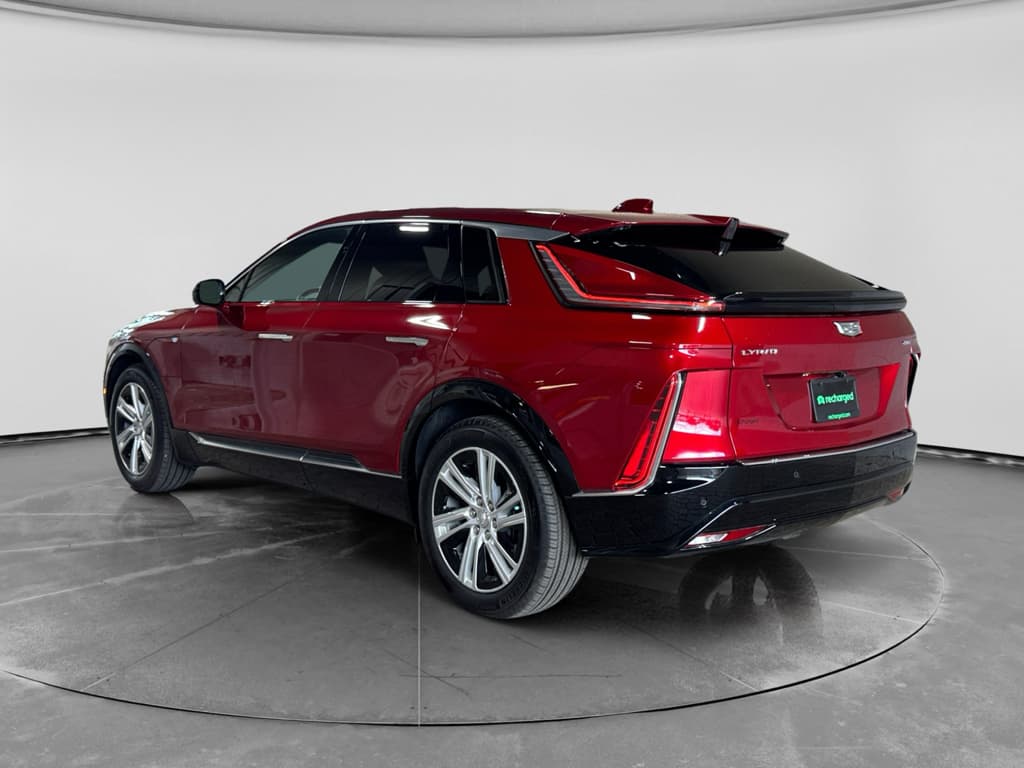 2024 Cadillac Lyriq view 2