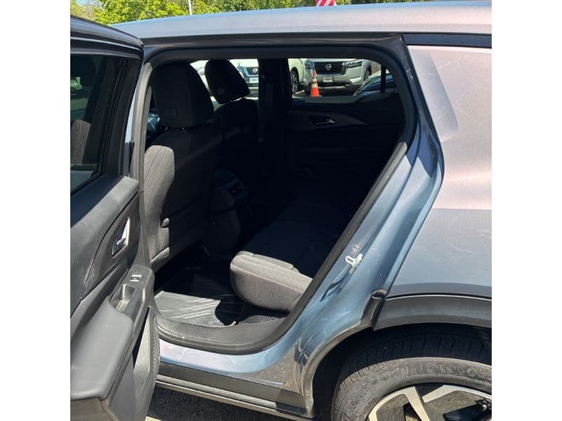 2025 Chevrolet Equinox EV view 6