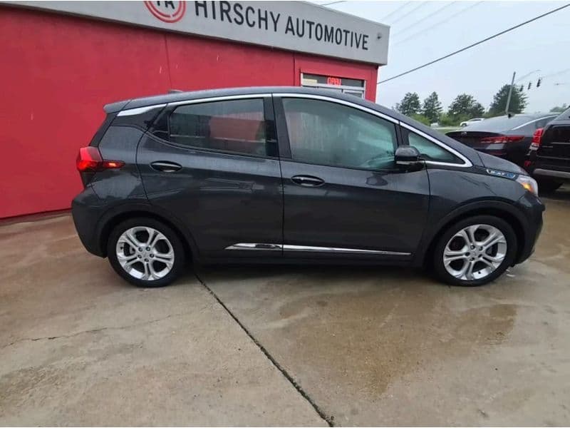 2020 Chevrolet Bolt EV view 3