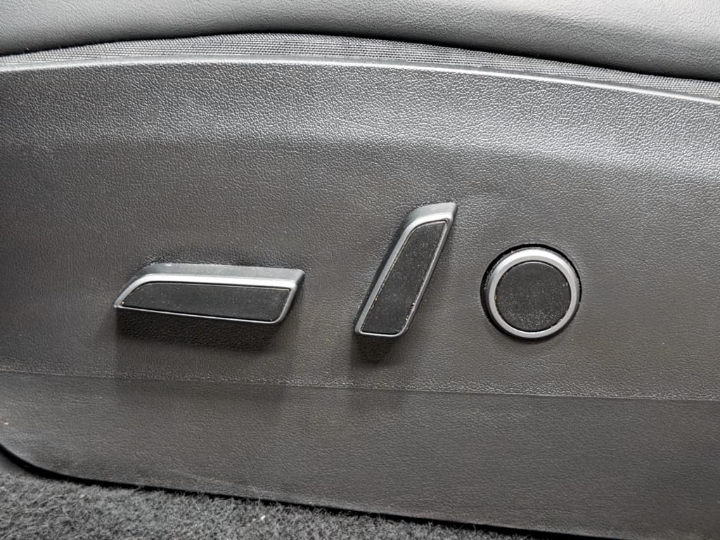 2021 Tesla Model Y view 6