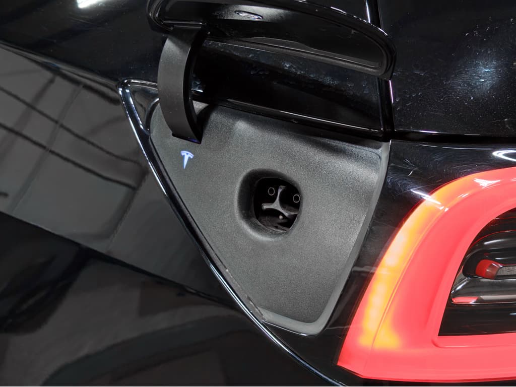 2021 Tesla Model Y view 5