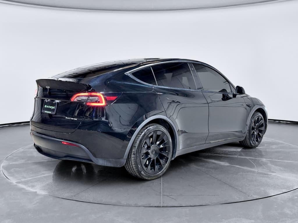 2021 Tesla Model Y view 3