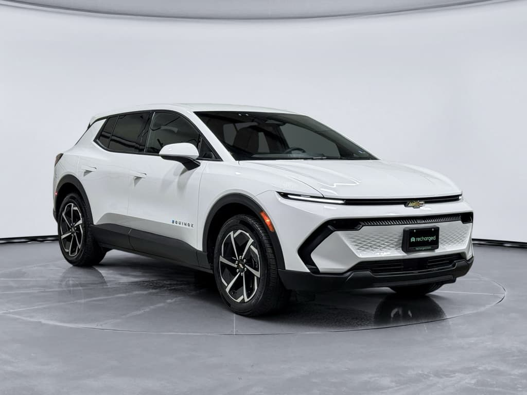 2025 Chevrolet Equinox EV view 4