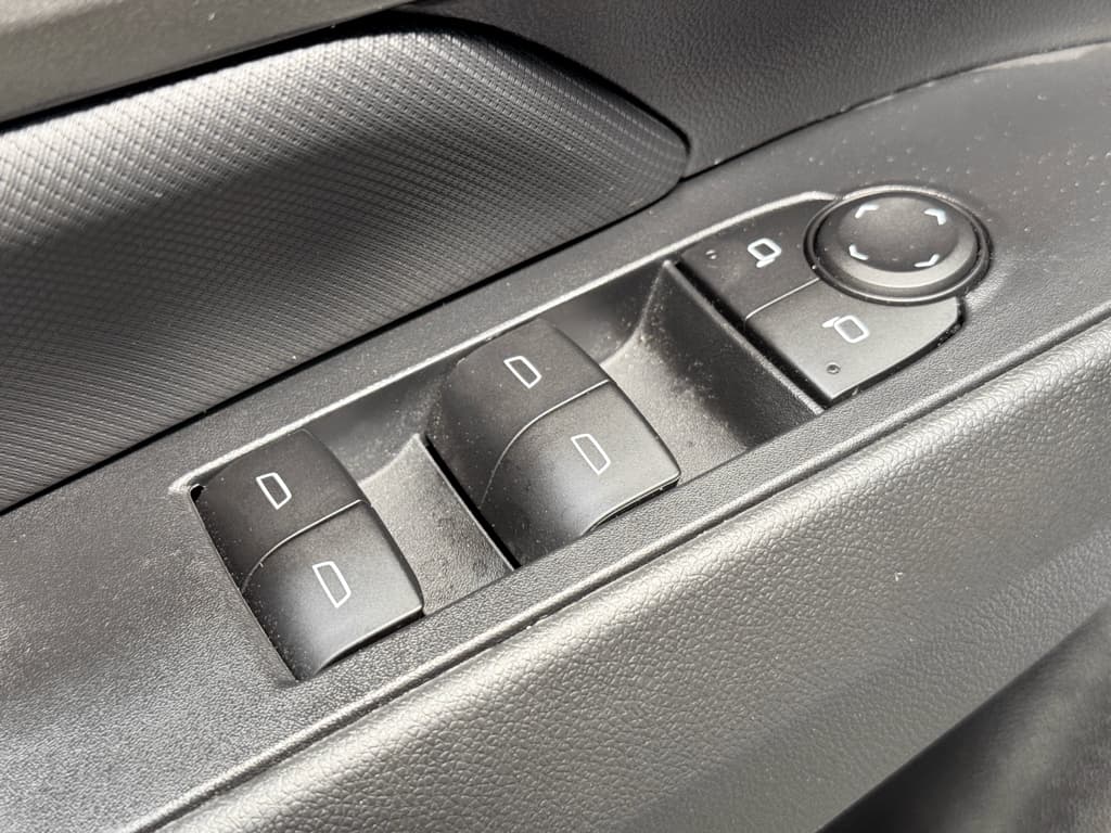 2025 Chevrolet Equinox EV view 7