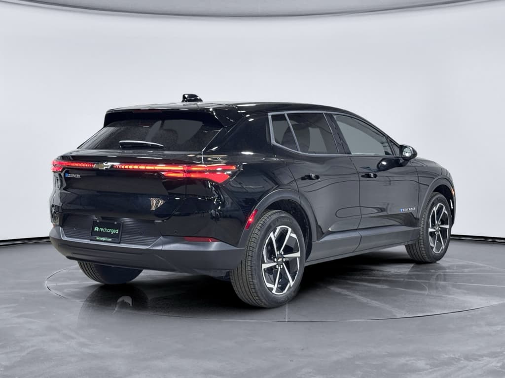2025 Chevrolet Equinox EV view 3