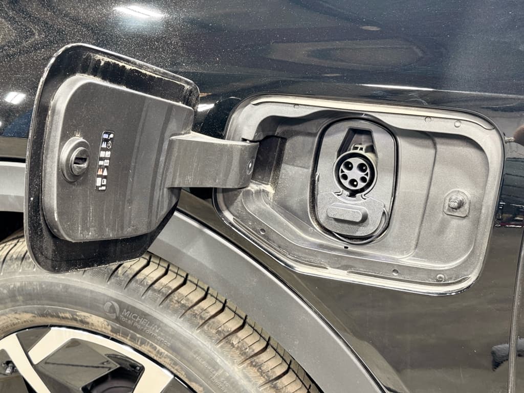 2025 Chevrolet Equinox EV view 5