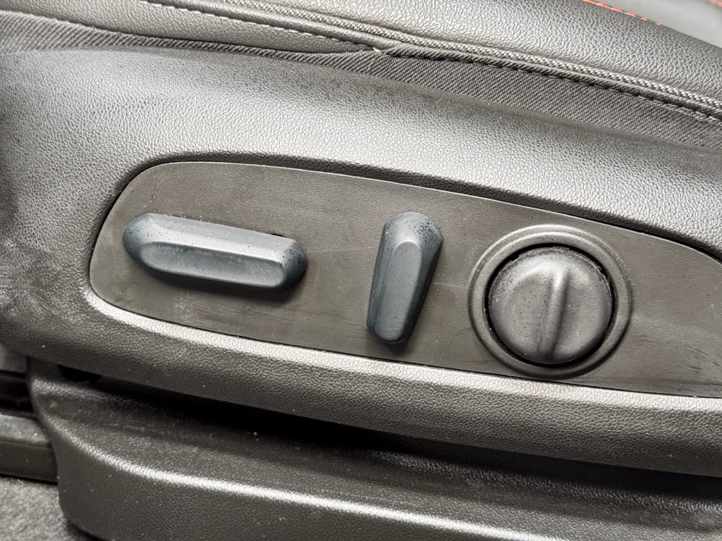 2023 Chevrolet Bolt EUV view 7